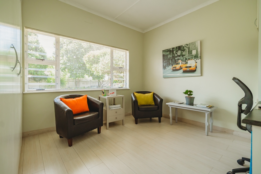 5 Bedroom Property for Sale in Heather Park Western Cape